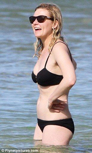 Moonflower reccomend Kirsten dunst bikini falling off